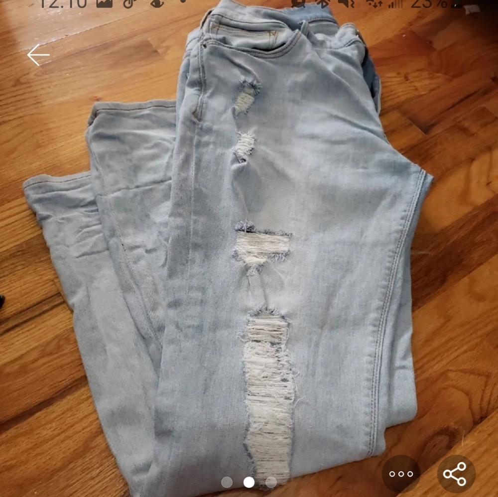 Jeans - Picture 2 of 3